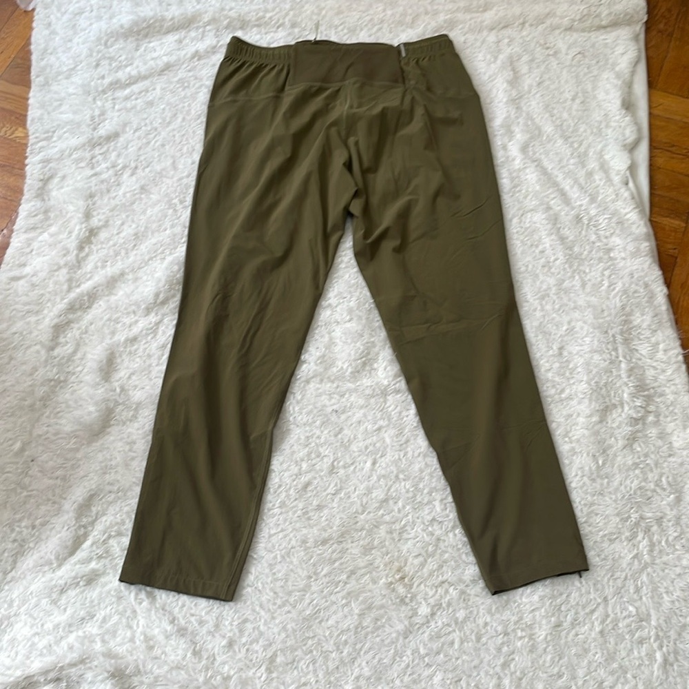 Outdoor Voices green Performance pants for men